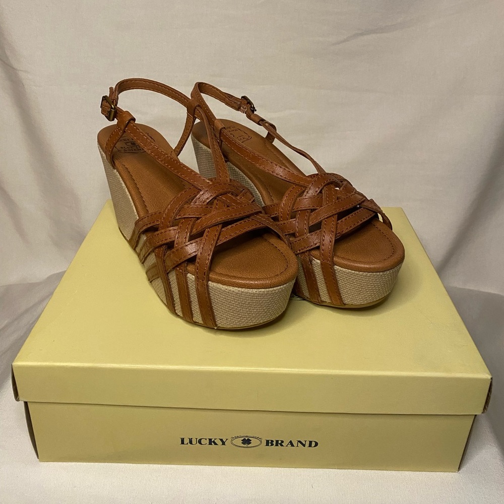 NWT Lucky Brand “Stacey” Strappy Wedge Sandal Women’s Size 8